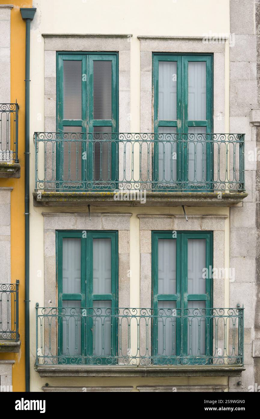 Ornate historic building facade balconies hi-res stock photography and ...