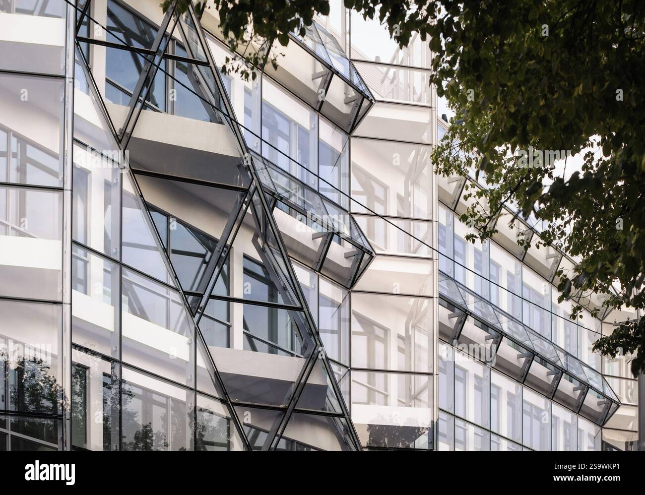 Glass building outdoor design hi-res stock photography and images - Alamy