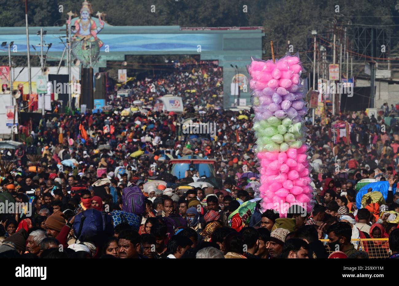 PRAYAGRAJ, INDIA JANUARY 27 Massive crowd reaching at Triveni Sangam
