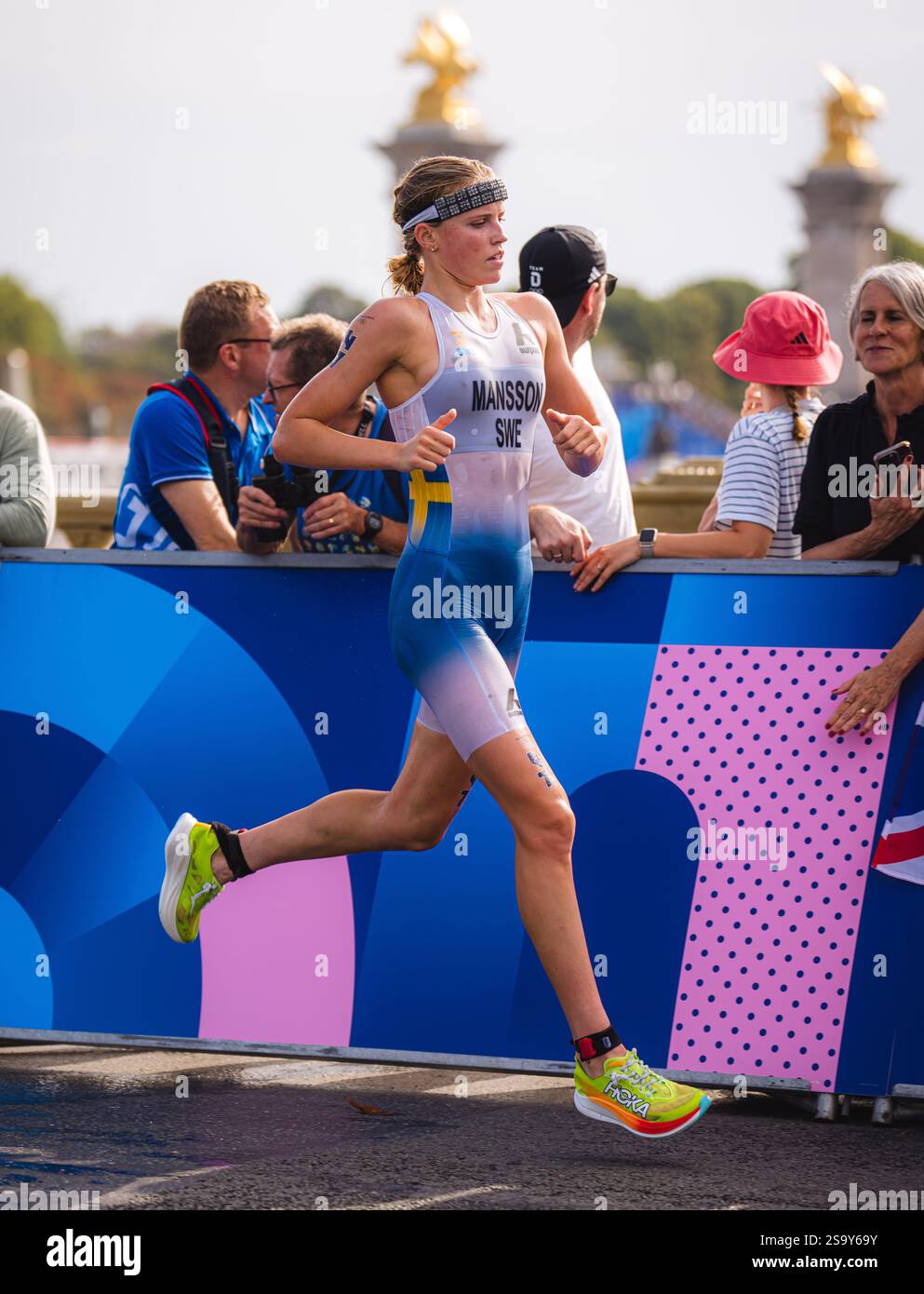 tilda-m-nsson-participating-in-the-triathlon-at-the-paris-2024-olympic