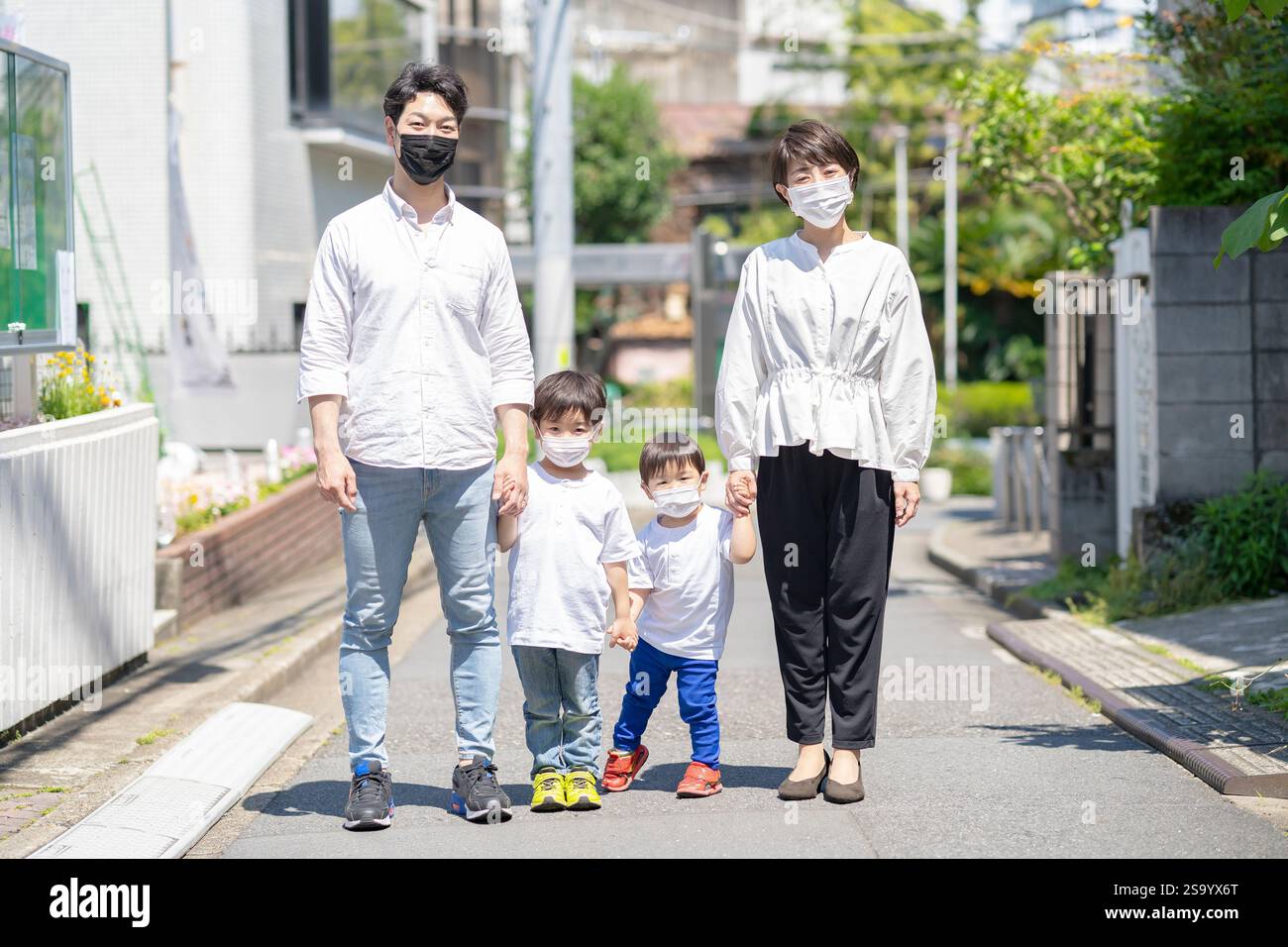 Child unwell parents hi-res stock photography and images - Alamy