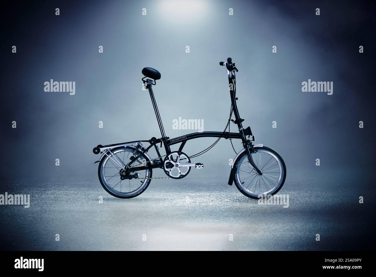 Brompton Folding Bike: The Iconic Commuter Bicycle for Urban Cyclists ...