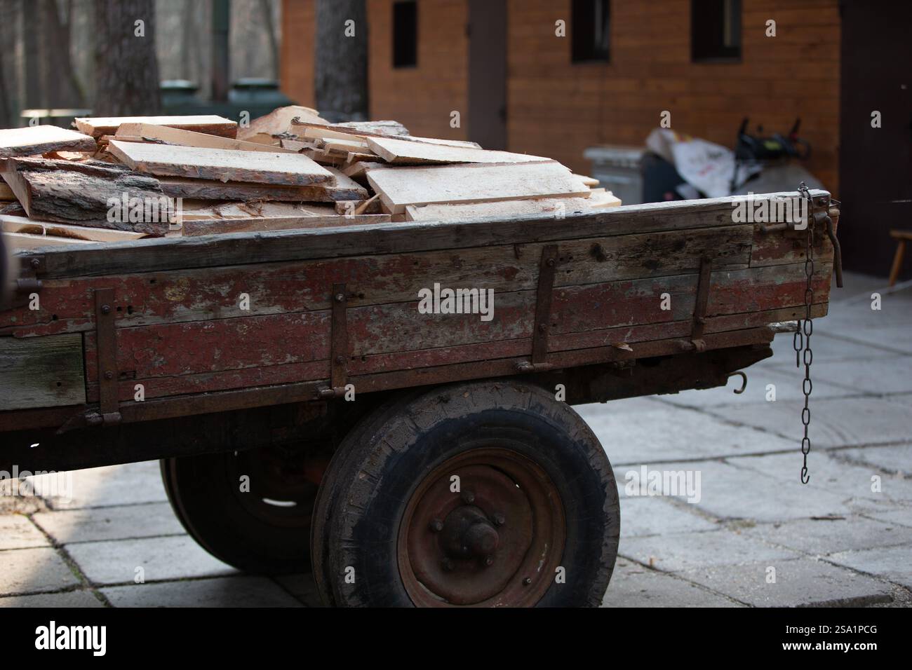 Vintage log truck hi-res stock photography and images - Alamy