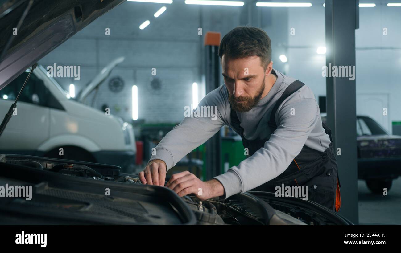 Professional mechanic man Caucasian male guy mechanical engineer ...