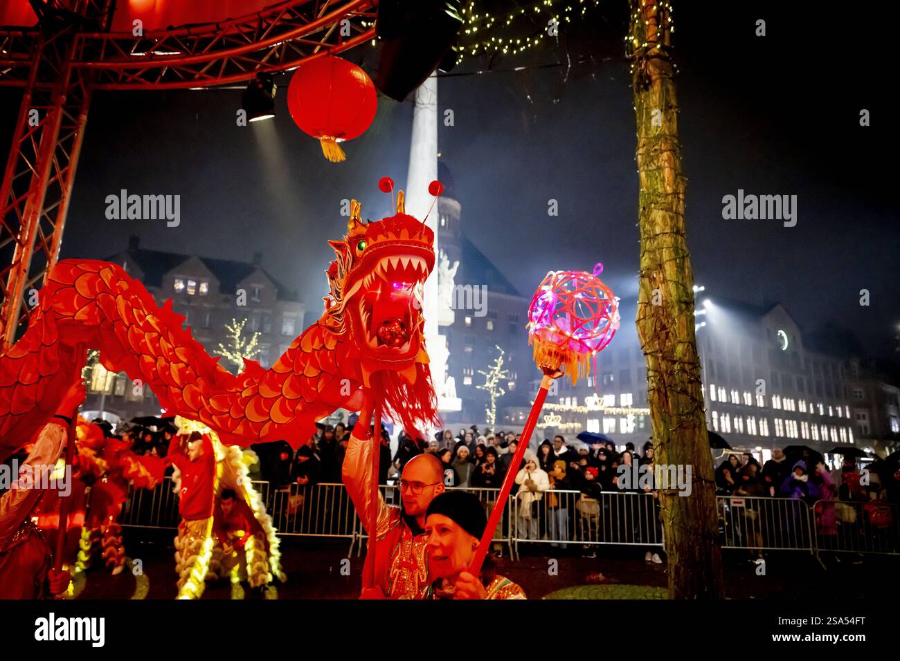 dancing dragon chinese new year