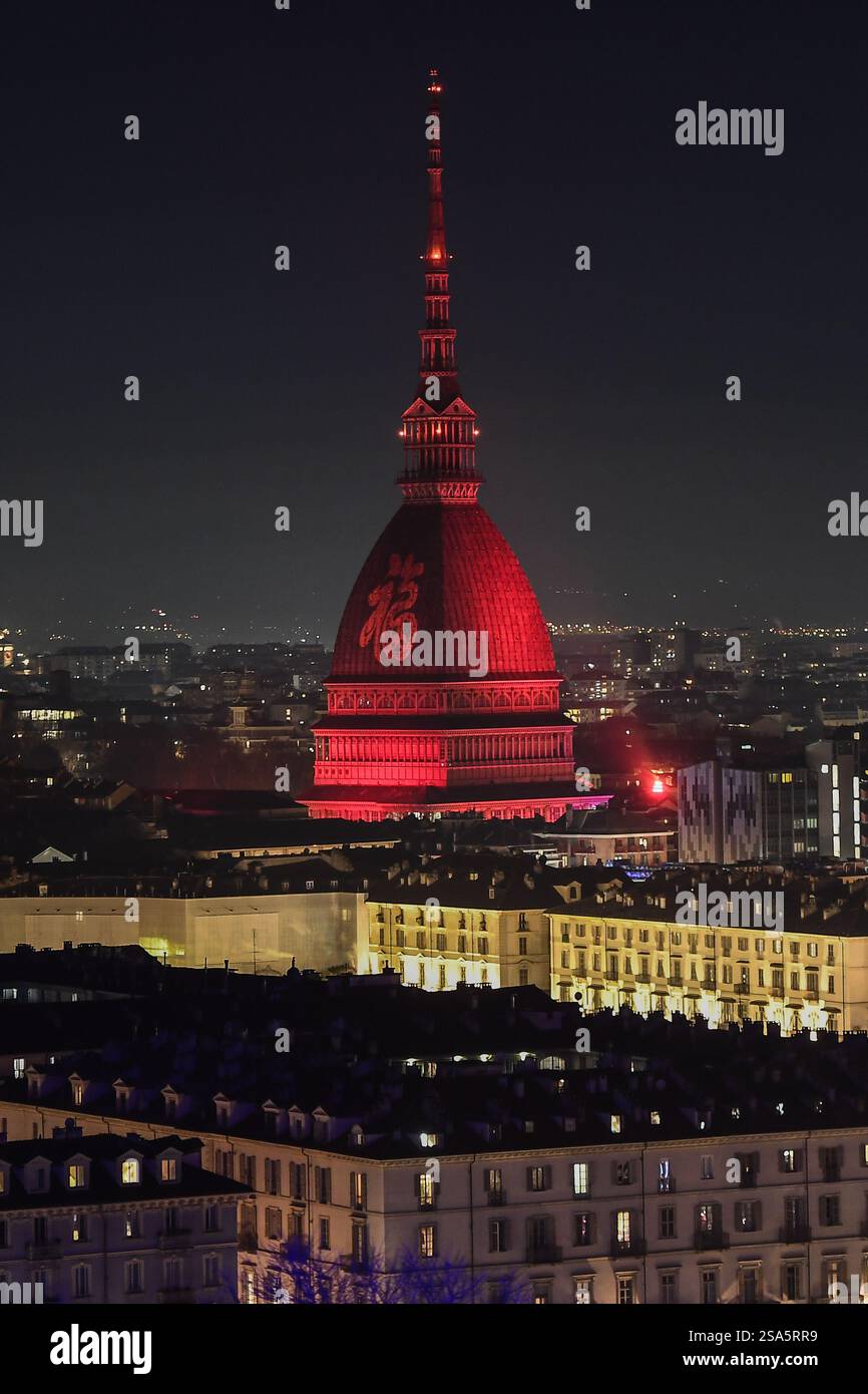 La Mole Antonella illuminata in occasione del capodanno cinese a Torino