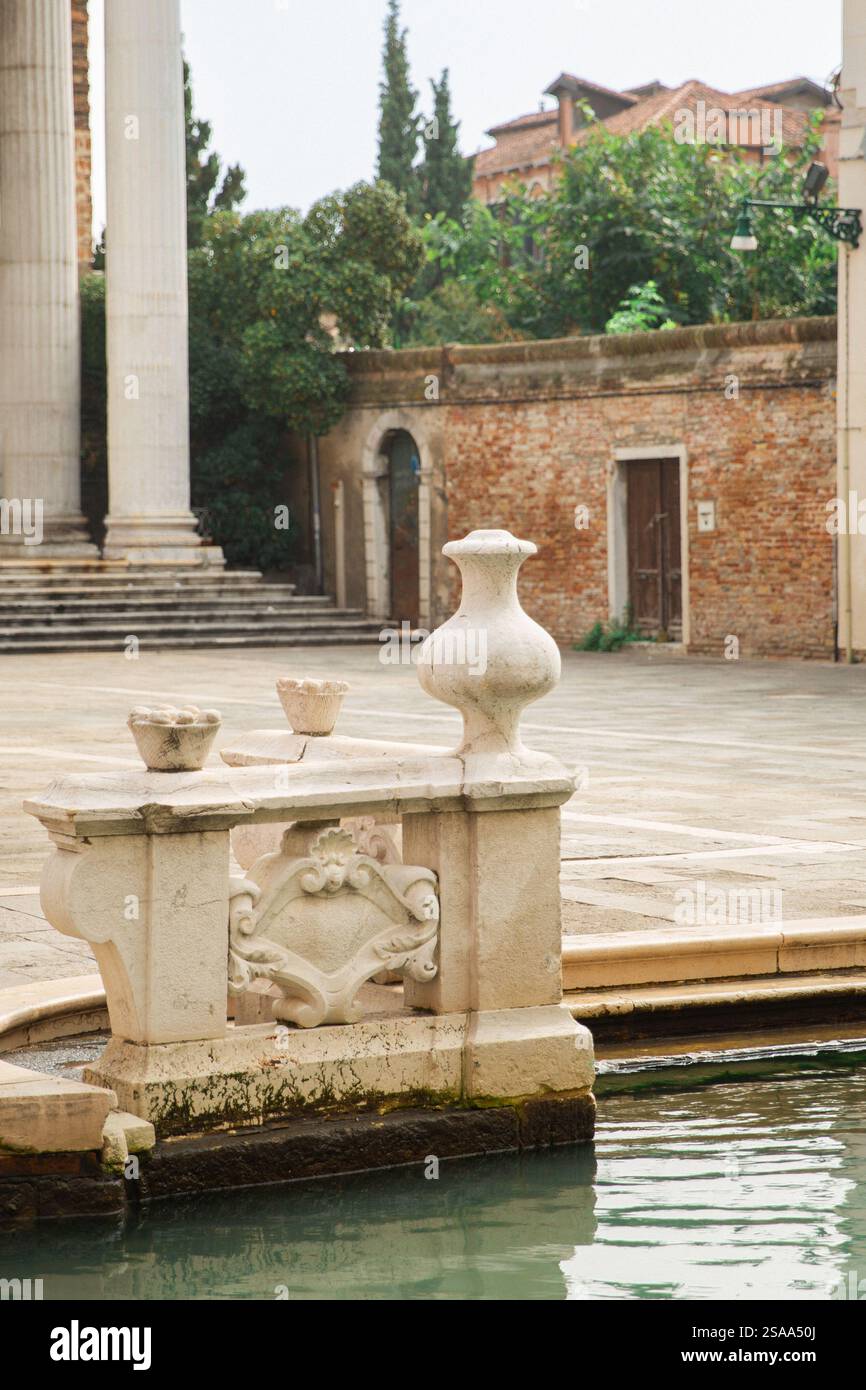 Classical architecture in venice hi-res stock photography and images ...