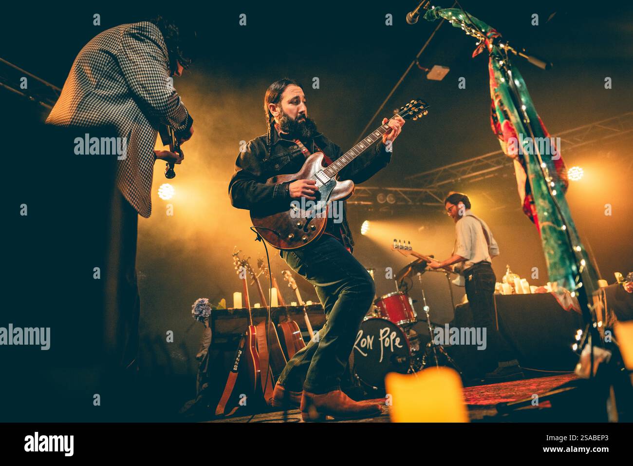 Malmö, Sweden. 26th, January 2025. The American singer-songwriter and musician Ron Pope performs a live concert at Plan B in Malmö. Stock Photo