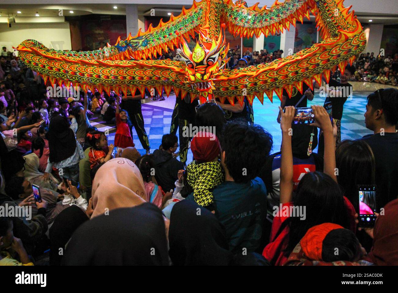 lion dance for chinese new year
