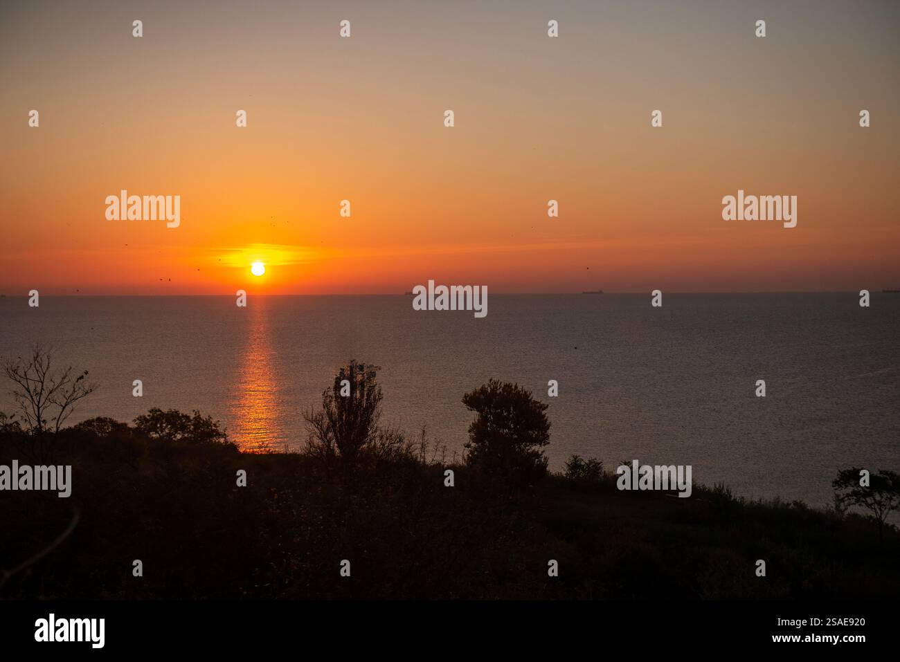 Breathtaking sunset in ocean hi-res stock photography and images - Alamy