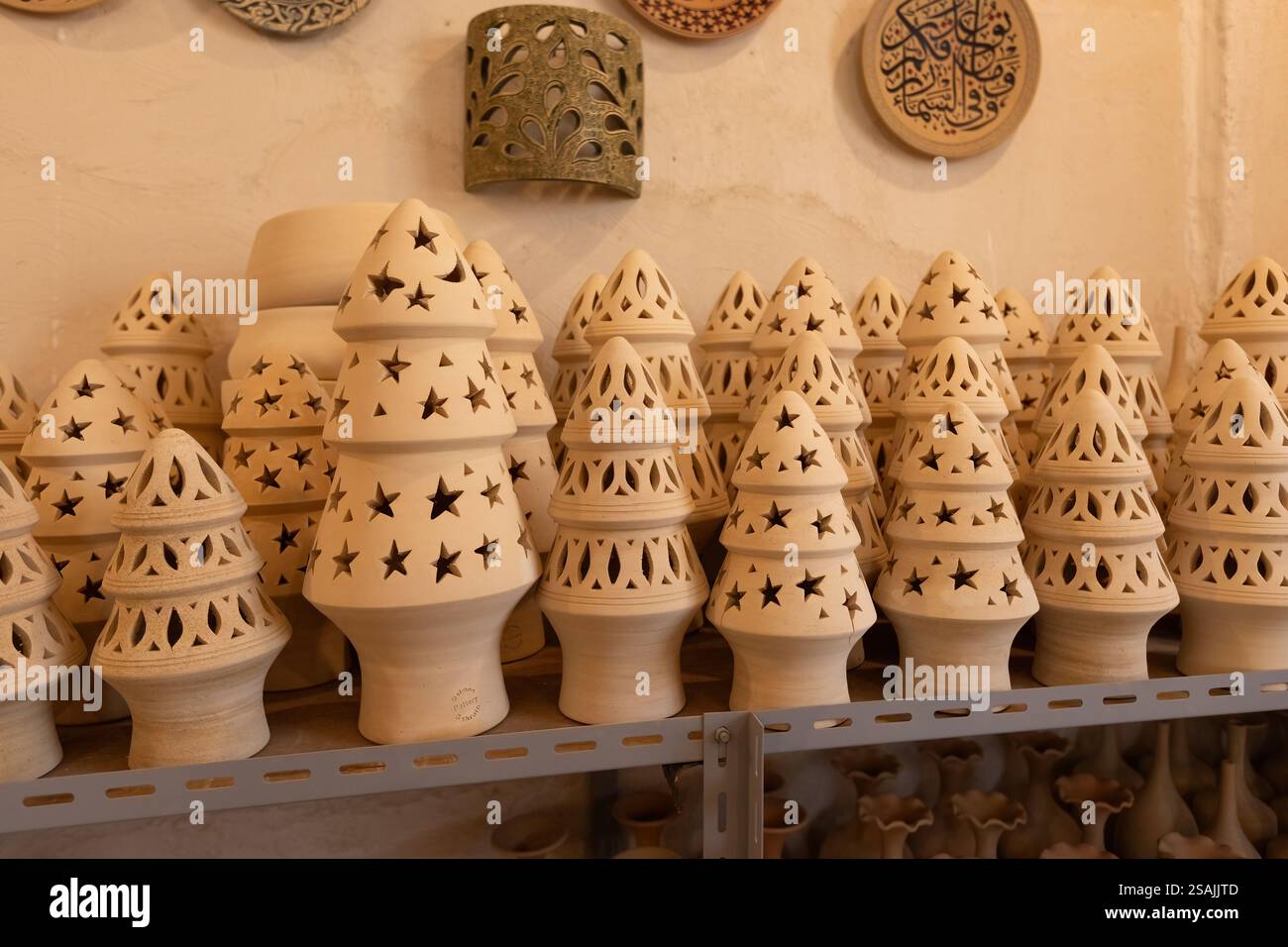Traditional bahrain pottery hi-res stock photography and images - Alamy
