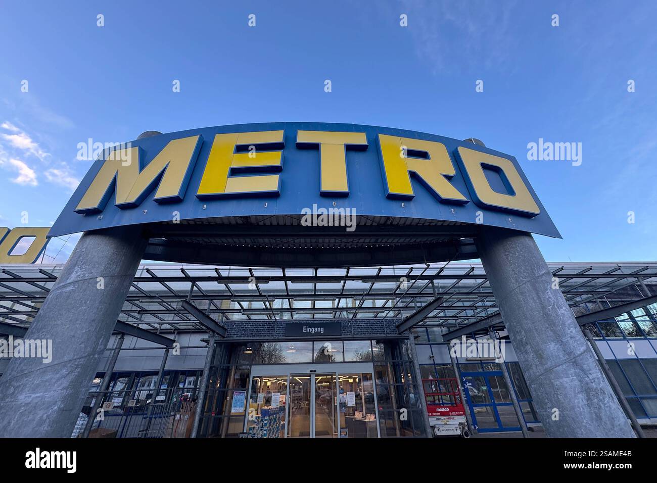 metro-gruppe-hi-res-stock-photography-and-images-alamy