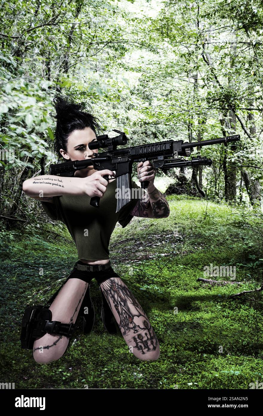 Women holding rifles hi-res stock photography and images - Alamy