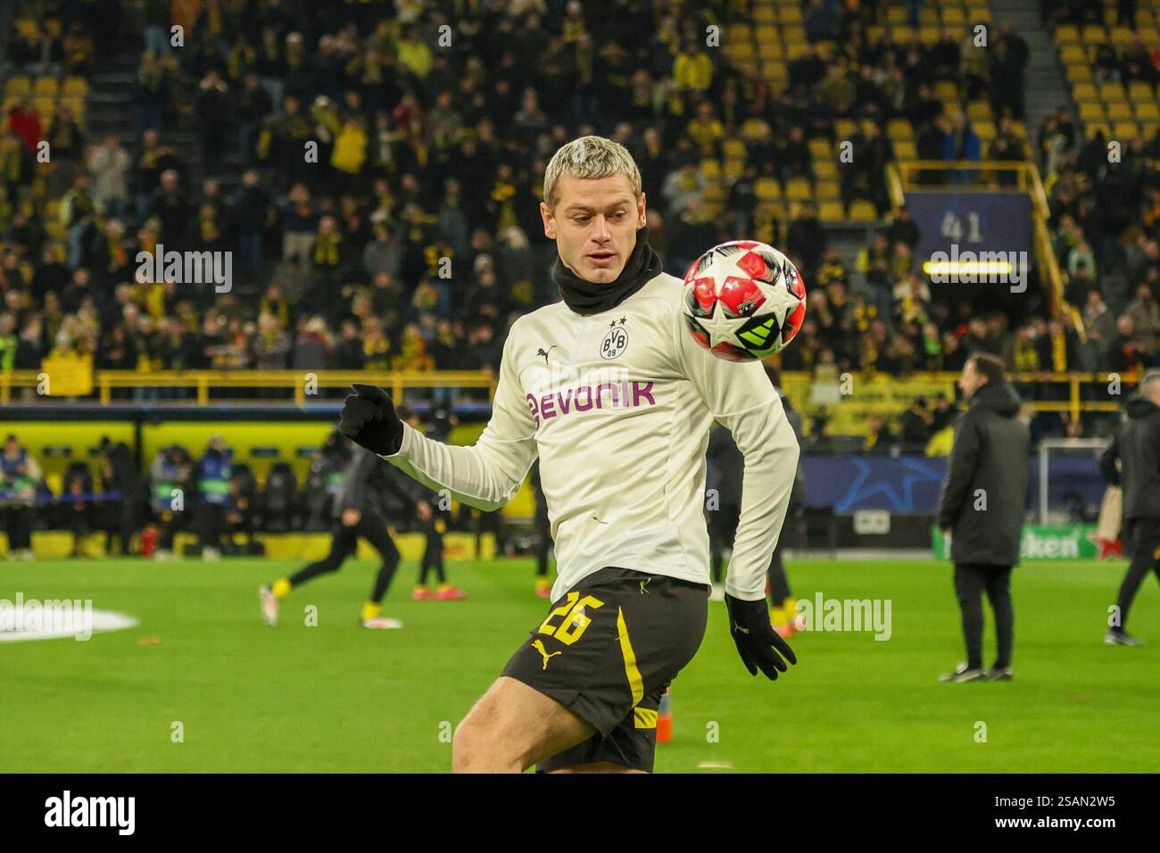 teilnehmer: borussia dortmund gegen schachtar donezk statistiken