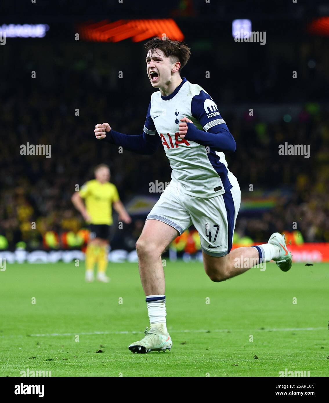 mikey-moore-of-tottenham-hotspur-celebrates-scoring-his-sides-third