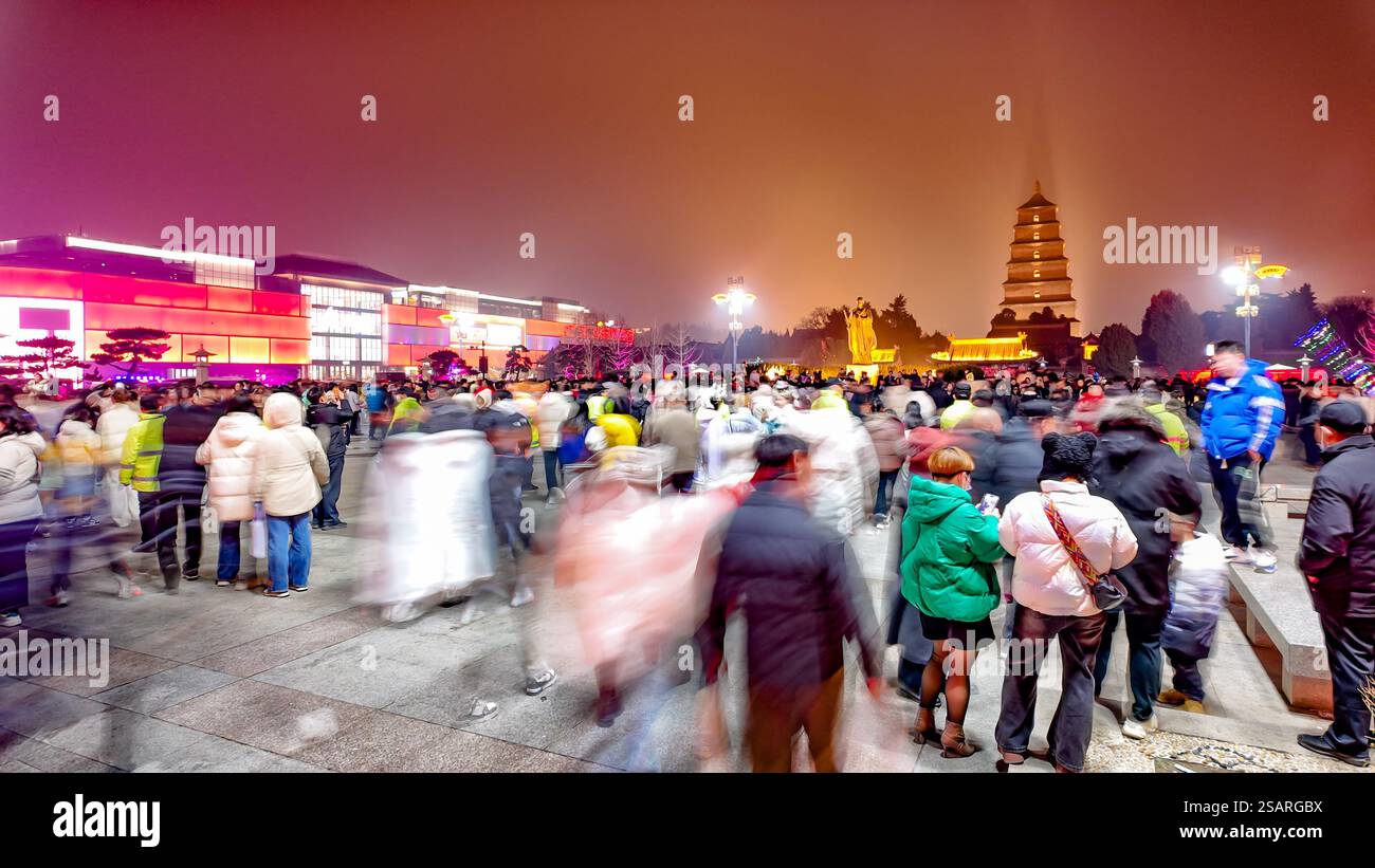 XI'AN, CHINA JANUARY 30, 2025 Photo shows tourists spend the Spring
