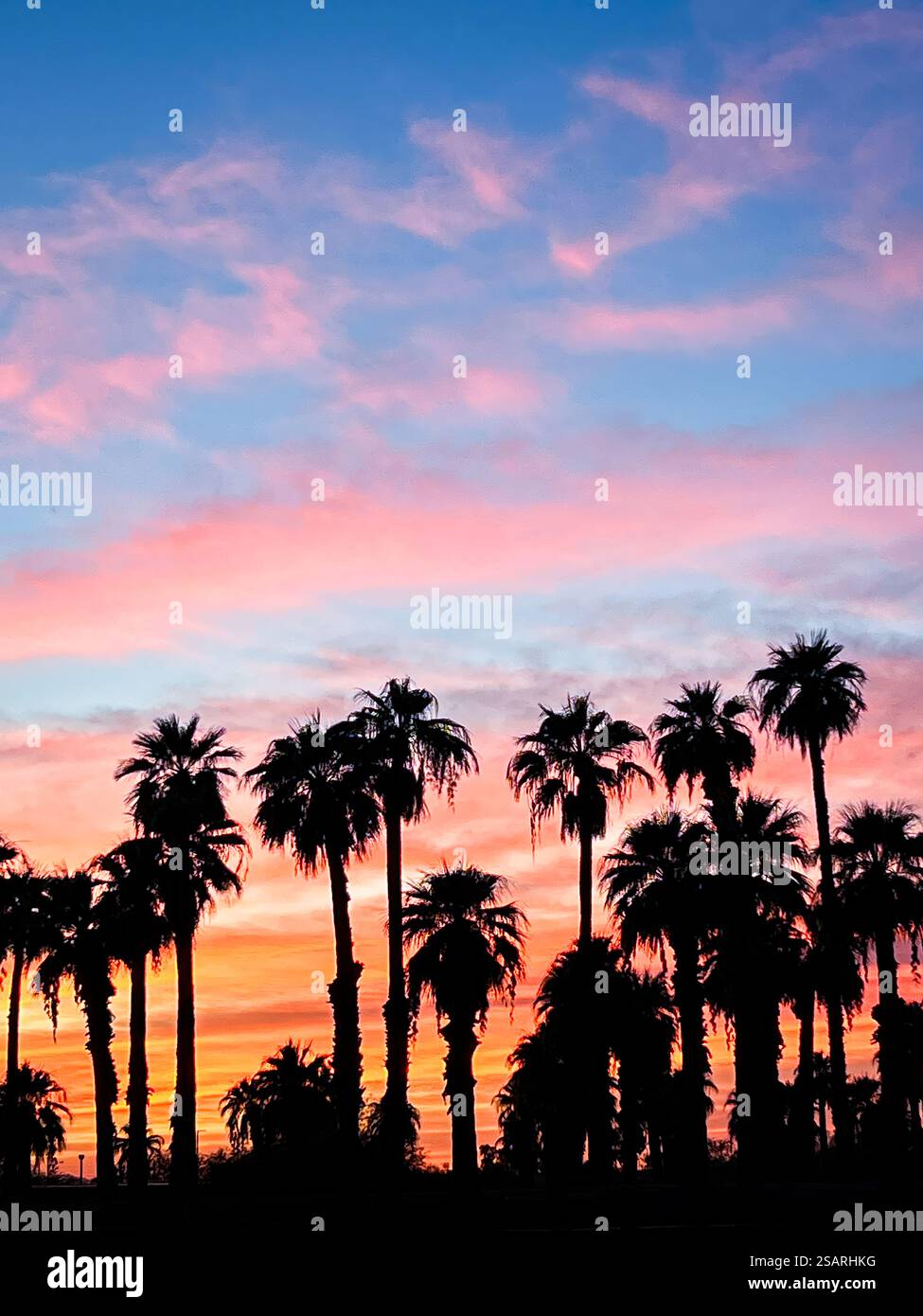 Stunning sunset colors hi-res stock photography and images - Alamy