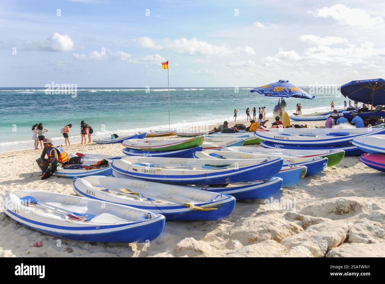 Kayaks on the sand at Pantai Pandawa Beach Stock Photo - Alamy
