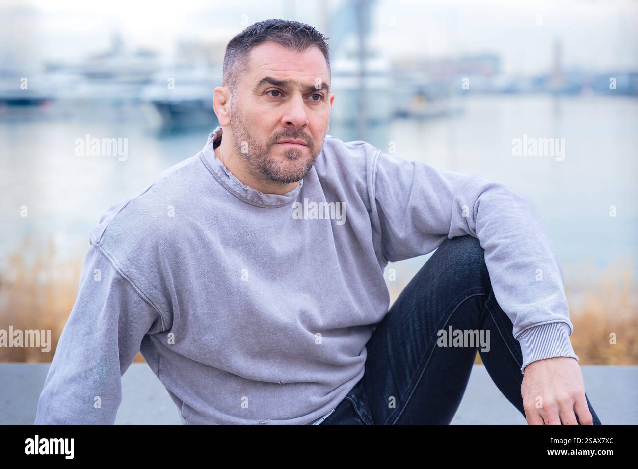 Fashionable man casual outfit hi-res stock photography and images - Alamy
