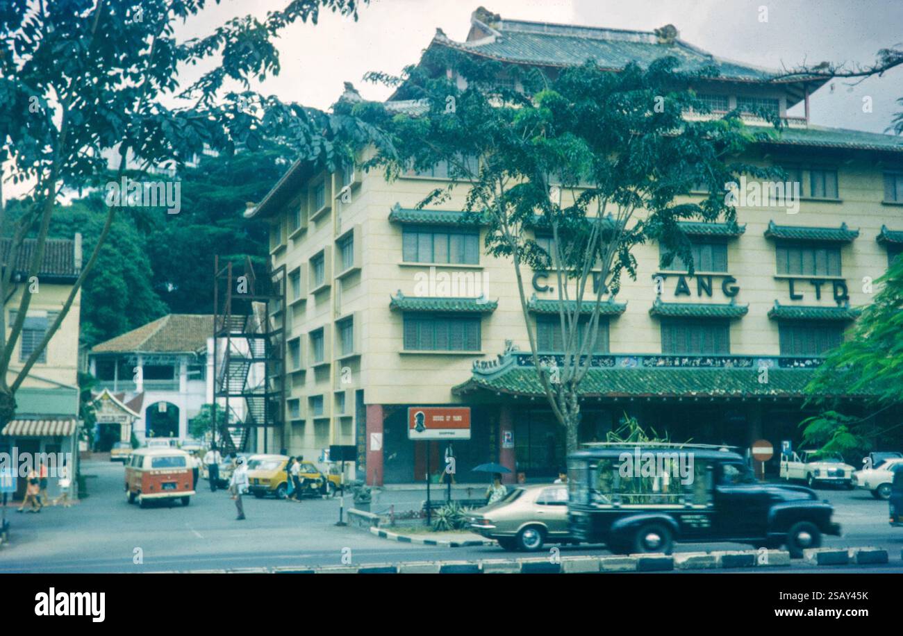 Singapore retail vintage hi-res stock photography and images - Alamy