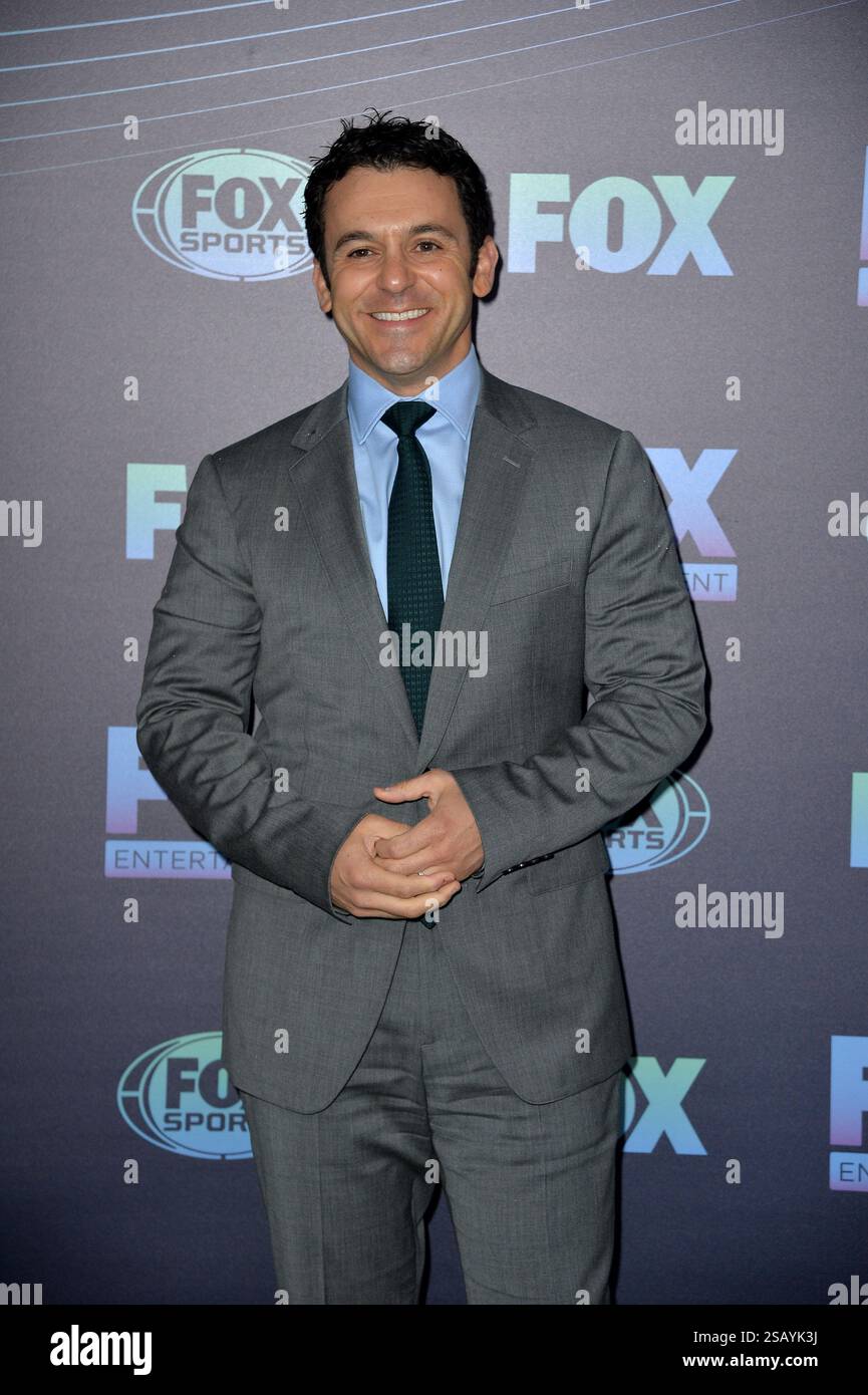 Fred savage hi-res stock photography and images - Page 2 - Alamy, image size:865x1390