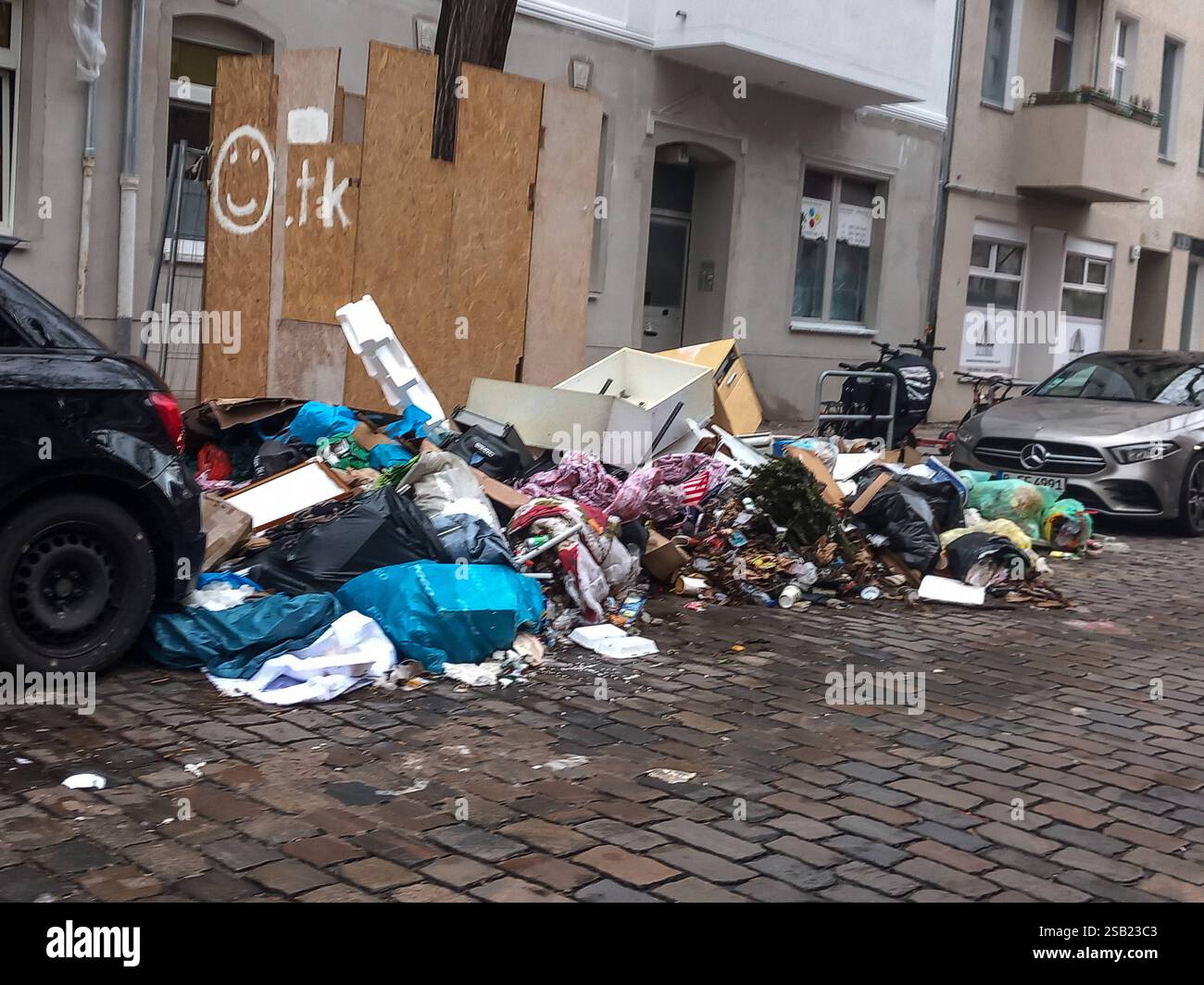 Dreck müll und dreck in der neuköllner jonasstraße müll und dreck in der ...
