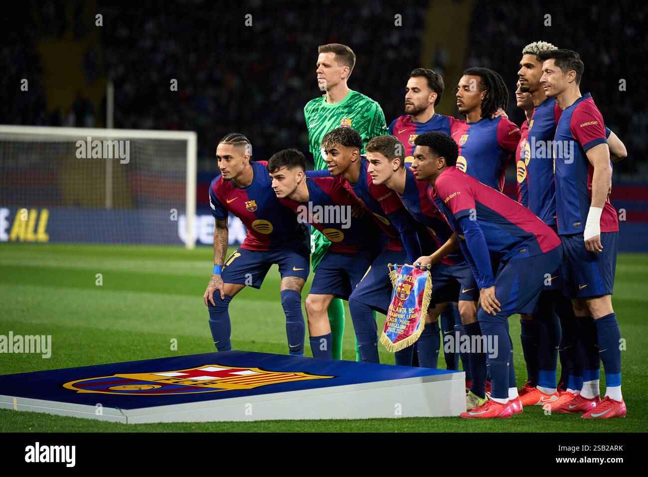 Football team group line up photo line up group hi-res stock ...