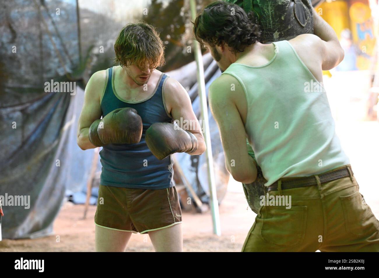 KID SNOW, from left: Billy Howle, Tom Bateman, 2024. ph: David Dare ...