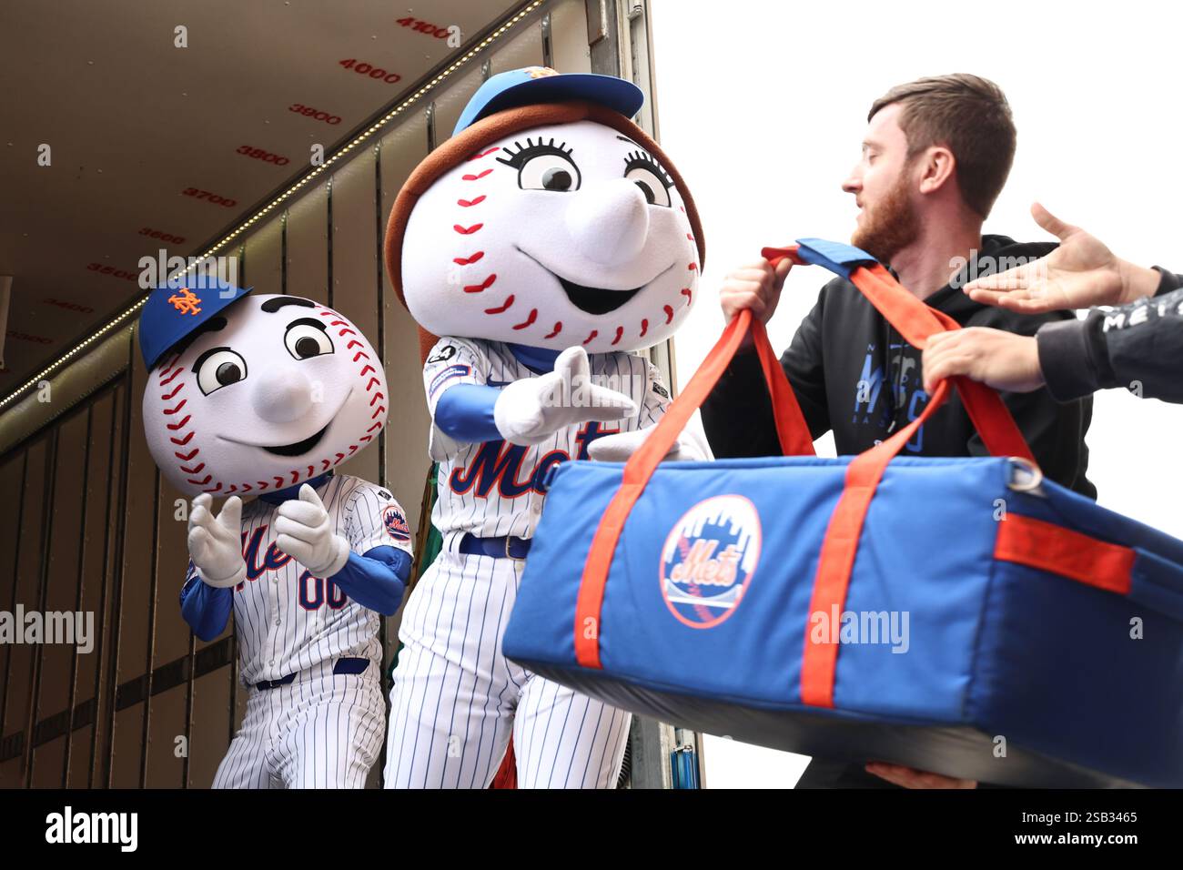 Mrs met citi field hi-res stock photography and images - Alamy