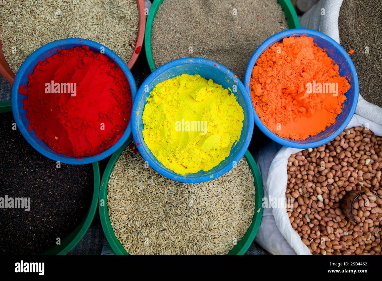 Kumkum powder hi-res stock photography and images - Alamy