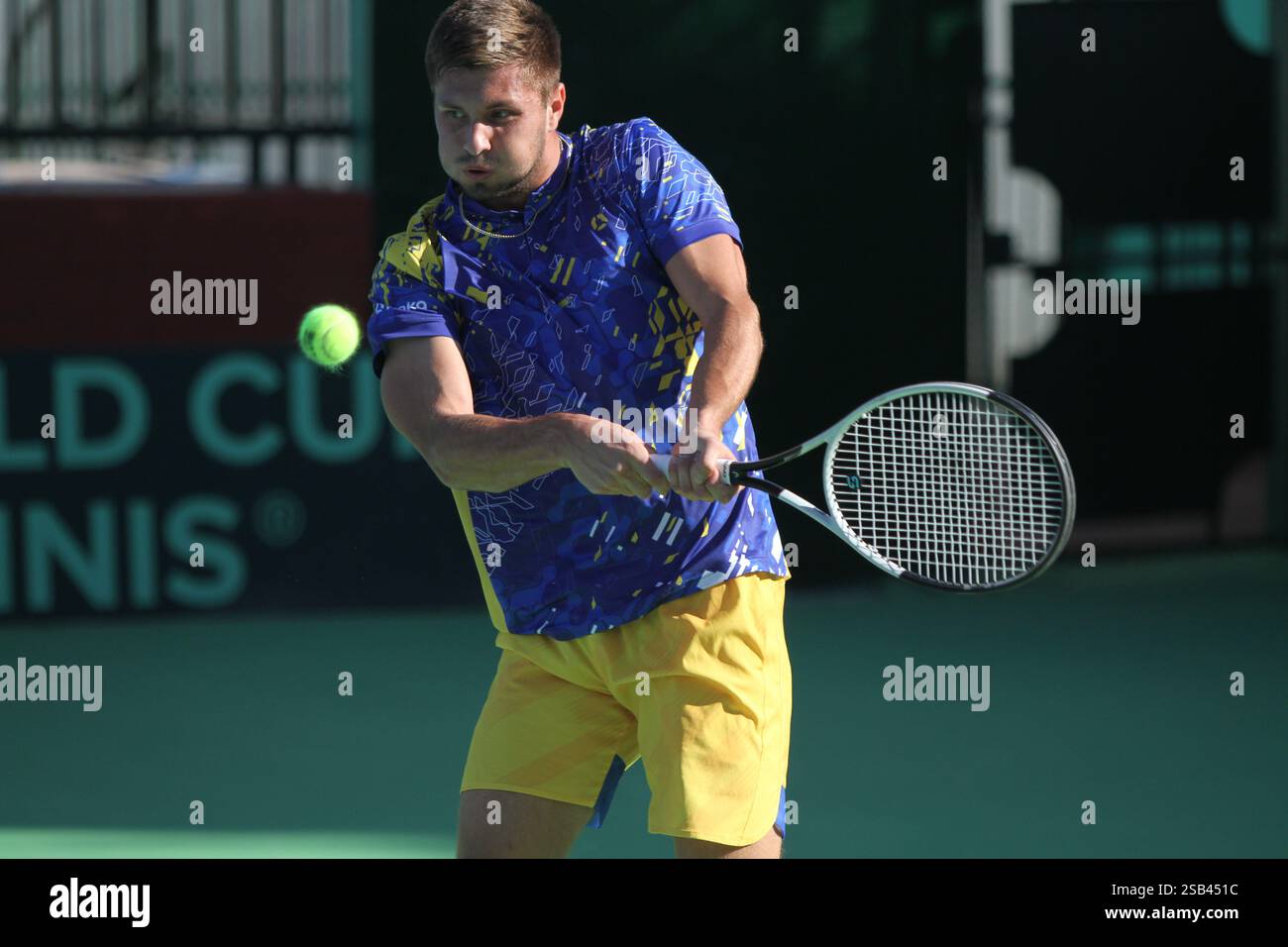 Tunis, Tunis, Tunisia, Tunisia. 31st Jan, 2025. TUNIS, TUNISIA - JANUARY 31: Oleksandr Ovcharenko of Ukraine returns the ball to Moez Echargui of Tunisia during Davis Cup World Group 1 match of the Europe and Africa Zone, at El Menzah Stadium in Tunisia, on 31 January, 2025. Credit: Hasan Mrad/ZUMA Press Wire/ZUMA Wire/Alamy Live News Stock Photo
