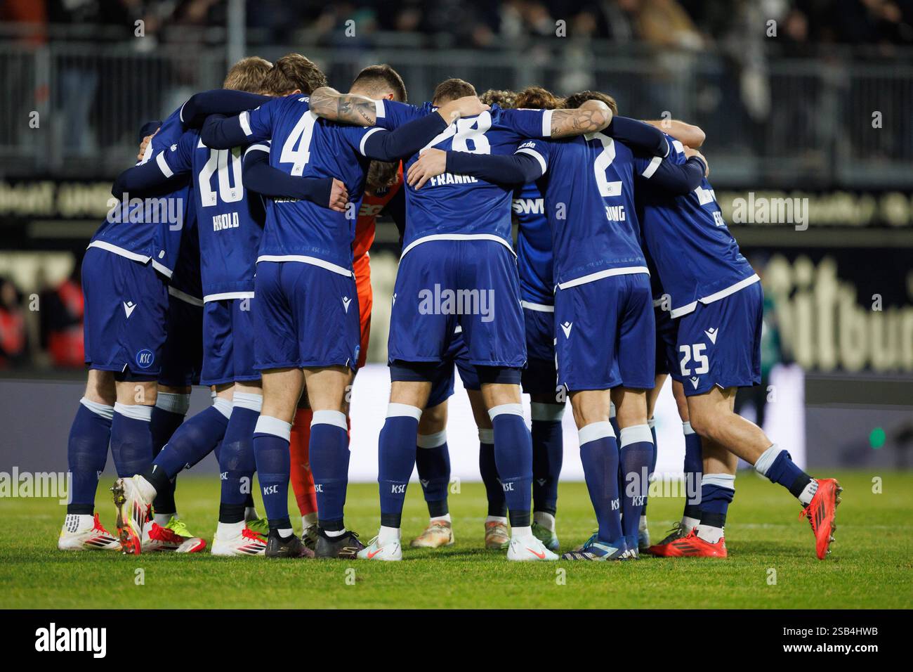 Mannschaftskreis von Karlsruhe, SV Elversberg vs Karlsruher SC ...