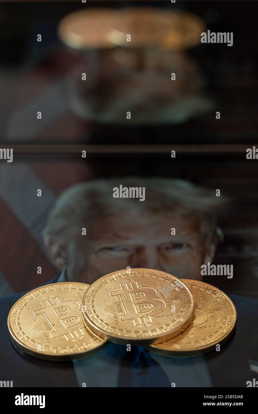 Bitcoin revolution hi-res stock photography and images - Alamy