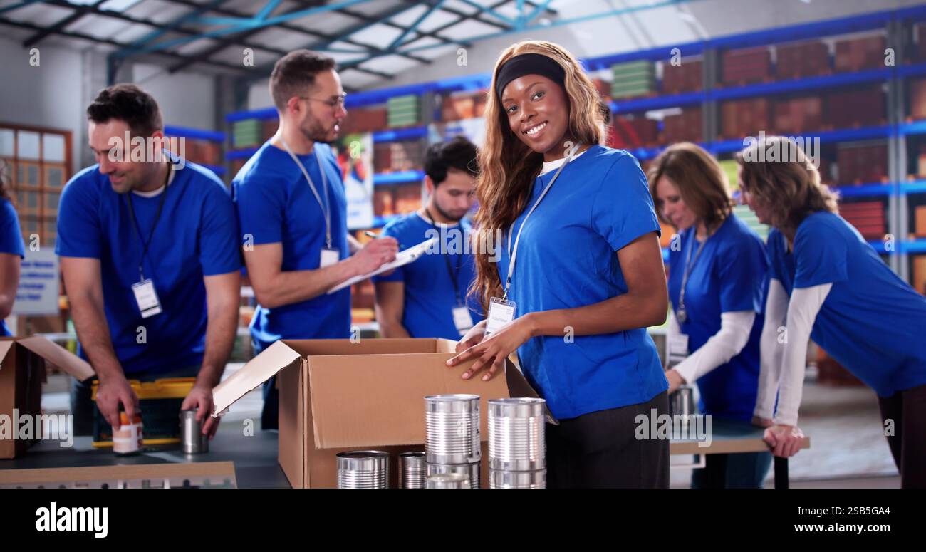 African american volunteering hi-res stock photography and images - Alamy