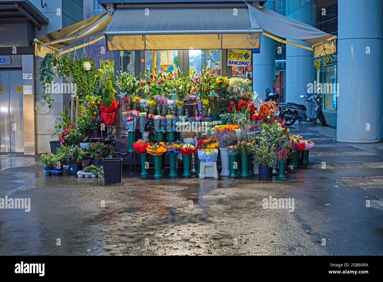 Perfumed floral selection hi-res stock photography and images - Alamy