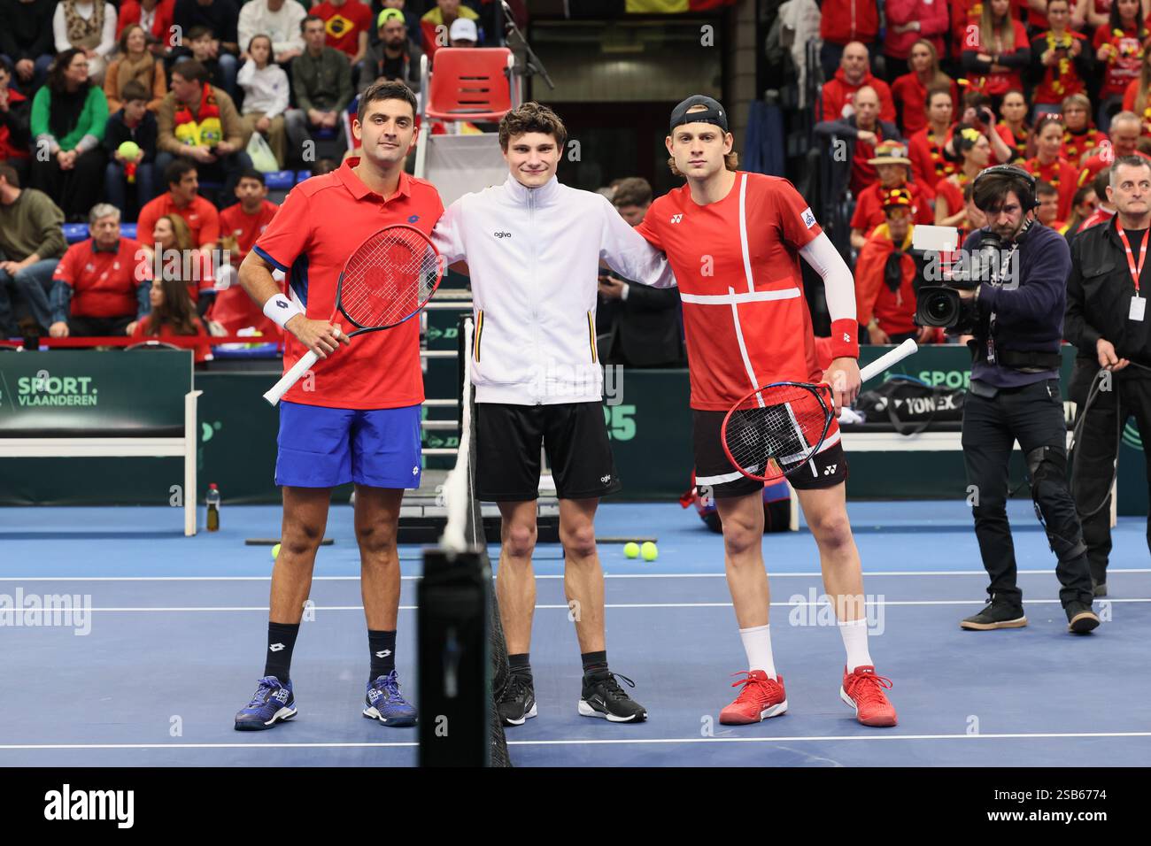 Hasselt, Belgium. 01st Feb, 2025. Chilean Tomas Barrios Vera (L) and Belgian Zizou Bergs (R) pose ahead of a game between Belgian Bergs and Chilean Barrios Vera, the first match in the Davis Cup qualifiers World Group tennis meeting between Belgium and Chile, Saturday 01 February 2025, in Hasselt. BELGA PHOTO BENOIT DOPPAGNE Credit: Belga News Agency/Alamy Live News Stock Photo