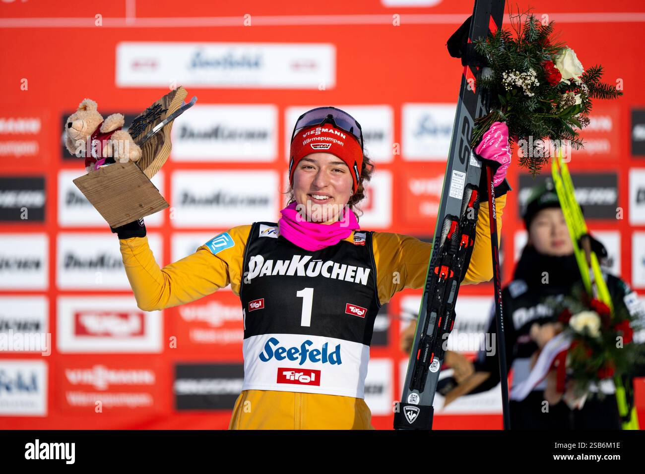 ARMBRUSTER Nathalie (Deutschland) jubelt bei der Siegerehrung auf dem ...