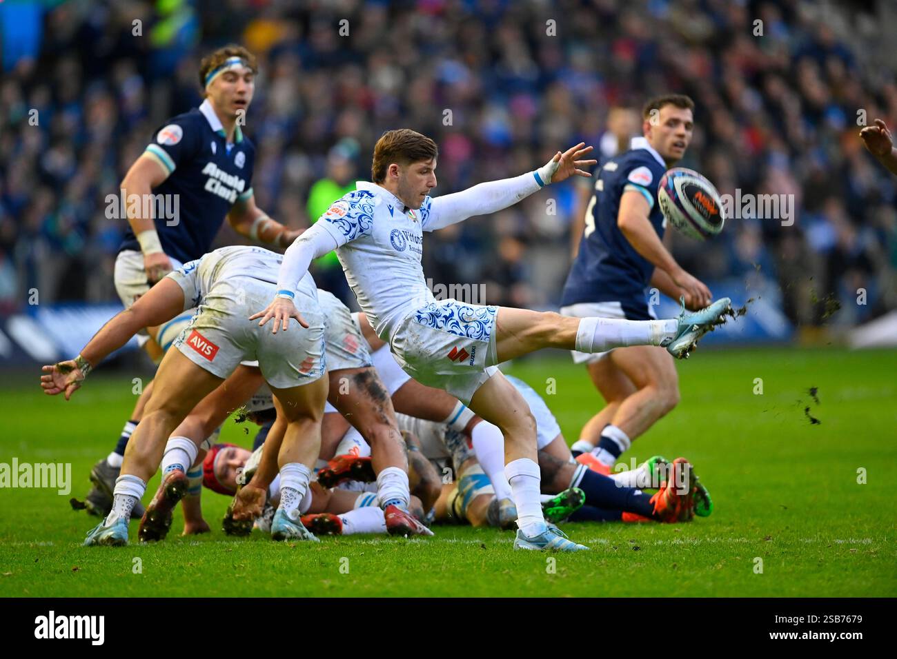 Scotland , UK.1 Feb, 2025. Martin PageRelo of italy in action Guinness