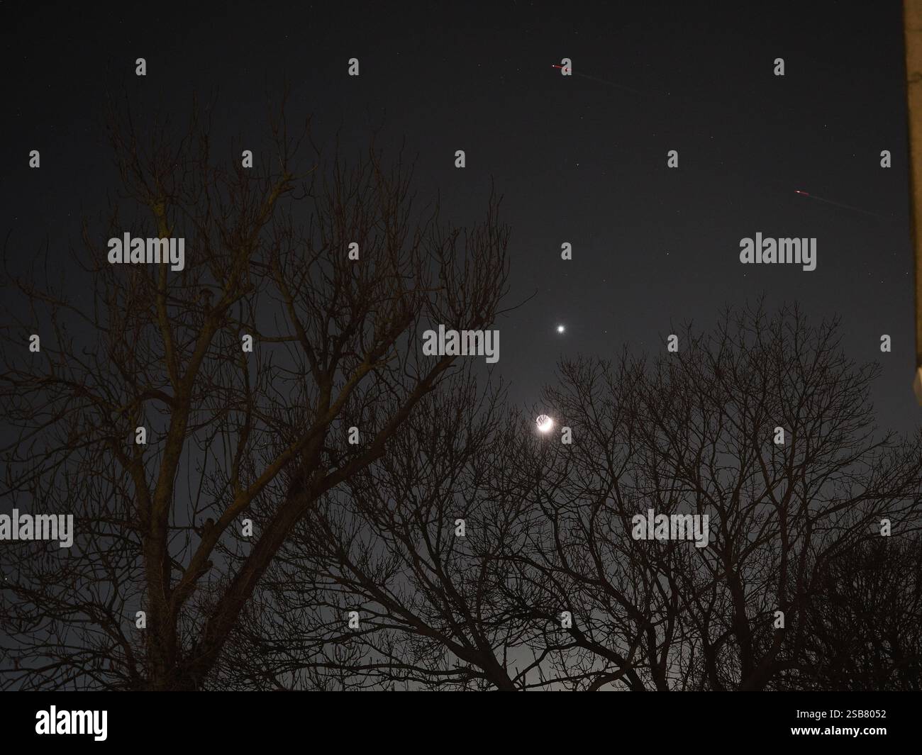 Sheerness, Kent, UK. 1st Feb, 2025. UK Weather a clear night above