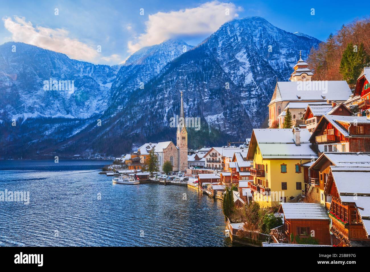Hallstatt austria winter hi-res stock photography and images - Alamy