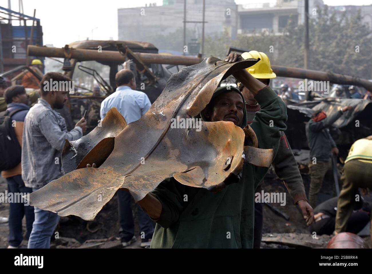 GHAZIABAD, INDIA - FEBRUARY 1: A truck laden with LPG gas cylinders ...