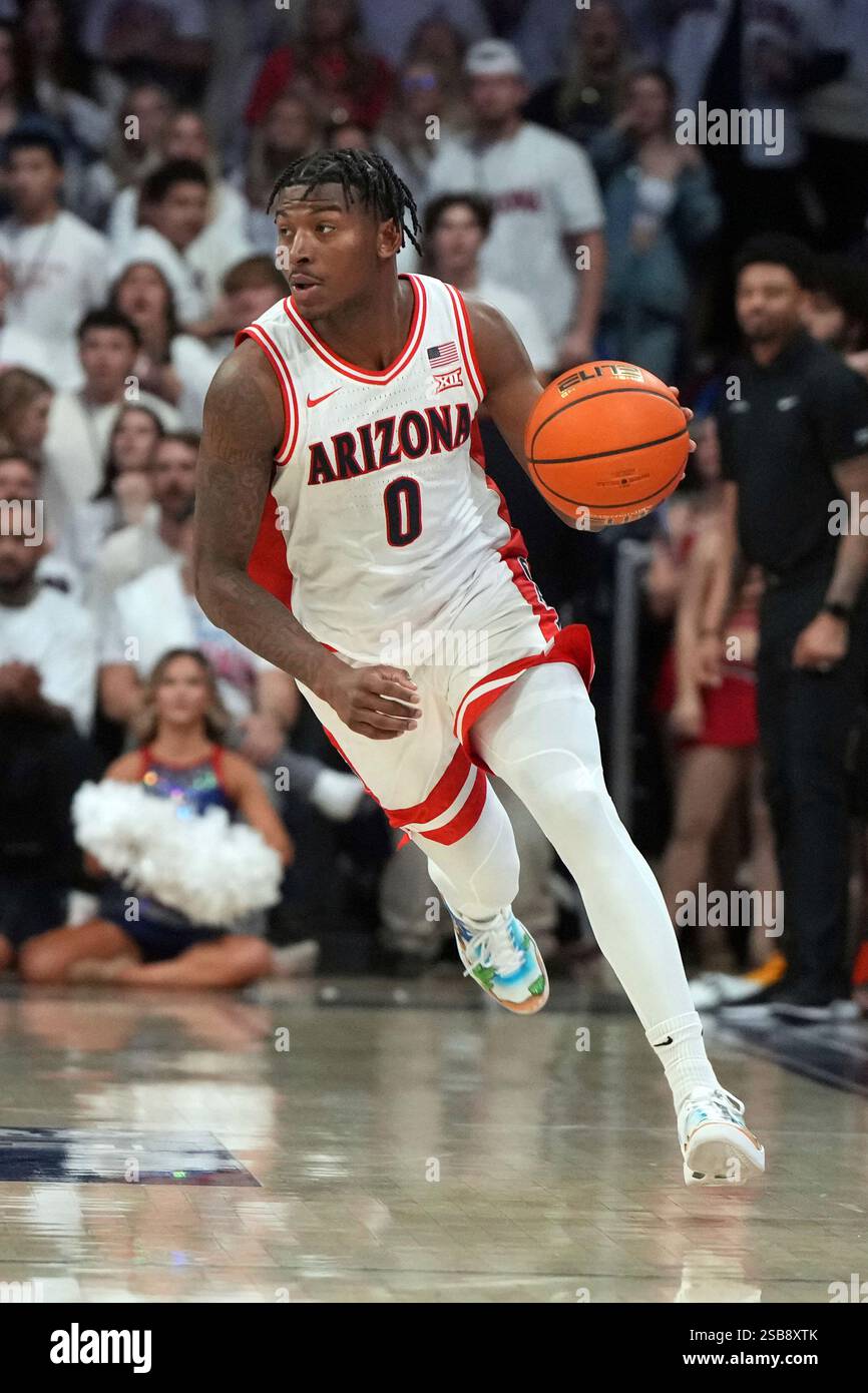 Arizona guard Jaden Bradley (0) during the first half of an NCAA