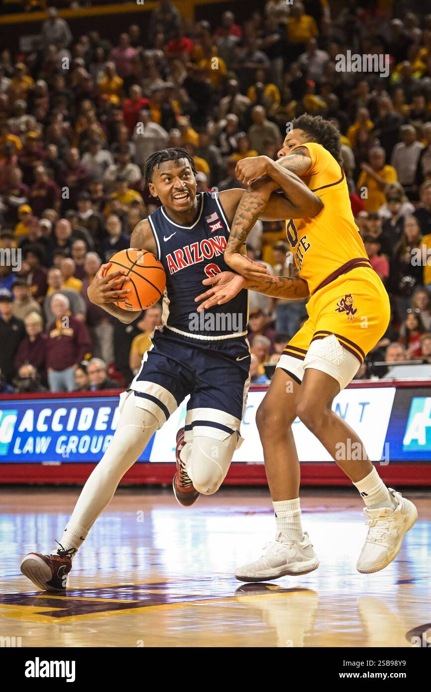 Arizona Wildcats guard Jaden Bradley (0) drives toward the basket in