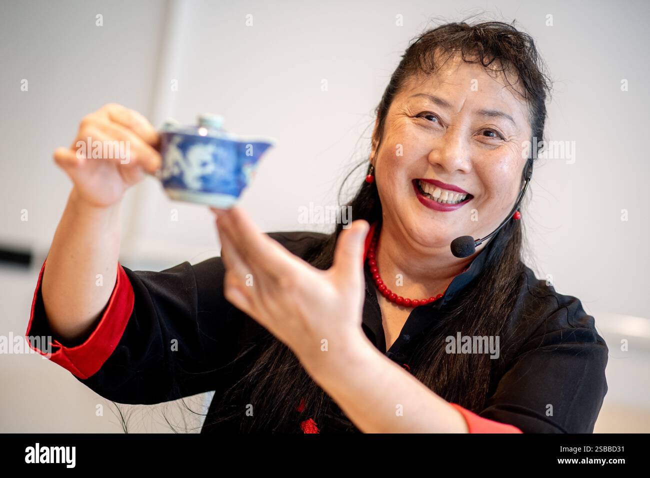 Bremen, Germany. 02nd Feb, 2025. Xiaoyan Liu leads a traditional ...