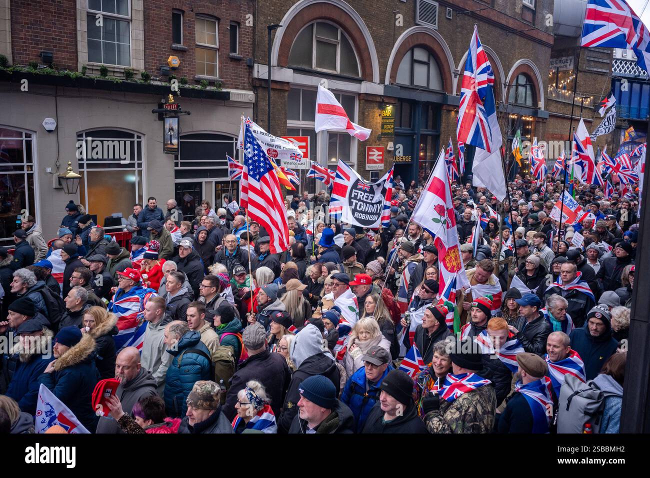 01 Feb 2025 London / UK Huge crowd turns out to defend Tommy Robinson ...