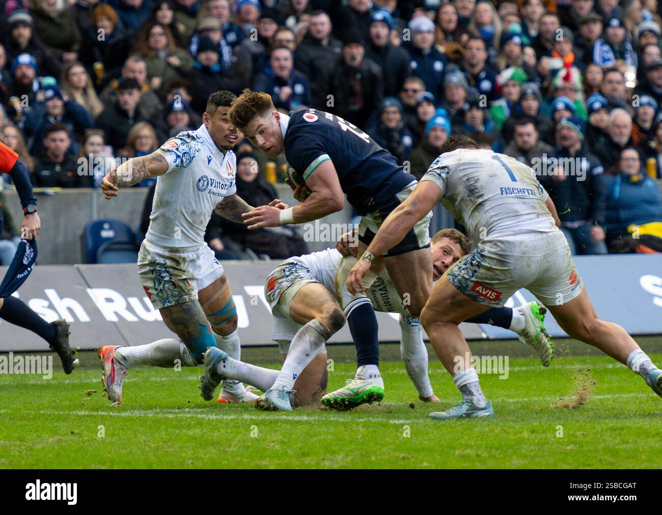 EDINBURGH, SCOTLAND - FEBRUARY 1:  Scotland centre, Huw Jones, scores during the Guinness Six Nations 2025 match between Scotland and Italy. Stock Photo