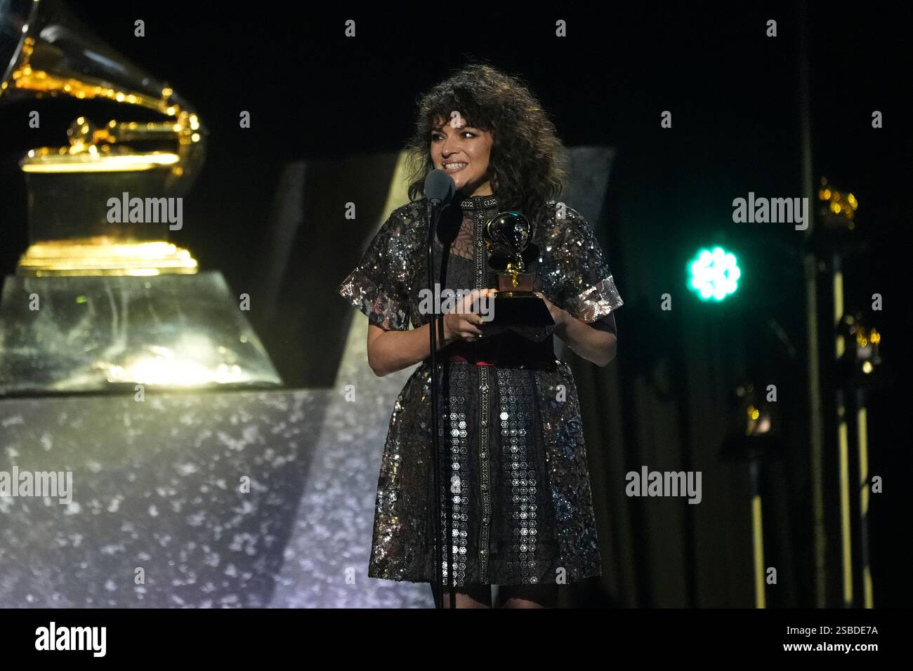 Norah Jones accepts the award for best traditional pop vocal album for