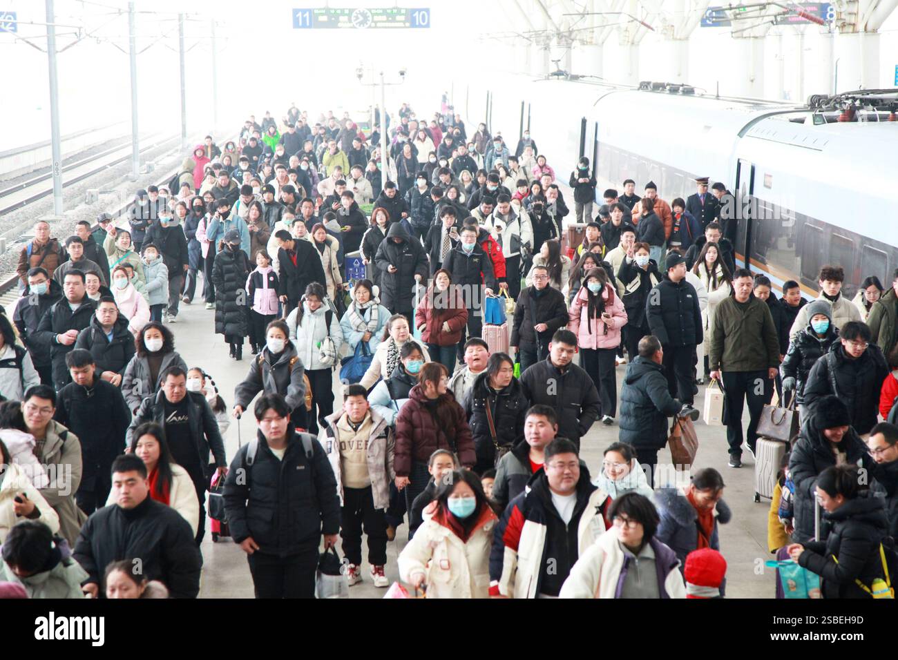 NANJING, CHINA FEBRUARY 3, 2025 Tourists return to Nanjing Railway