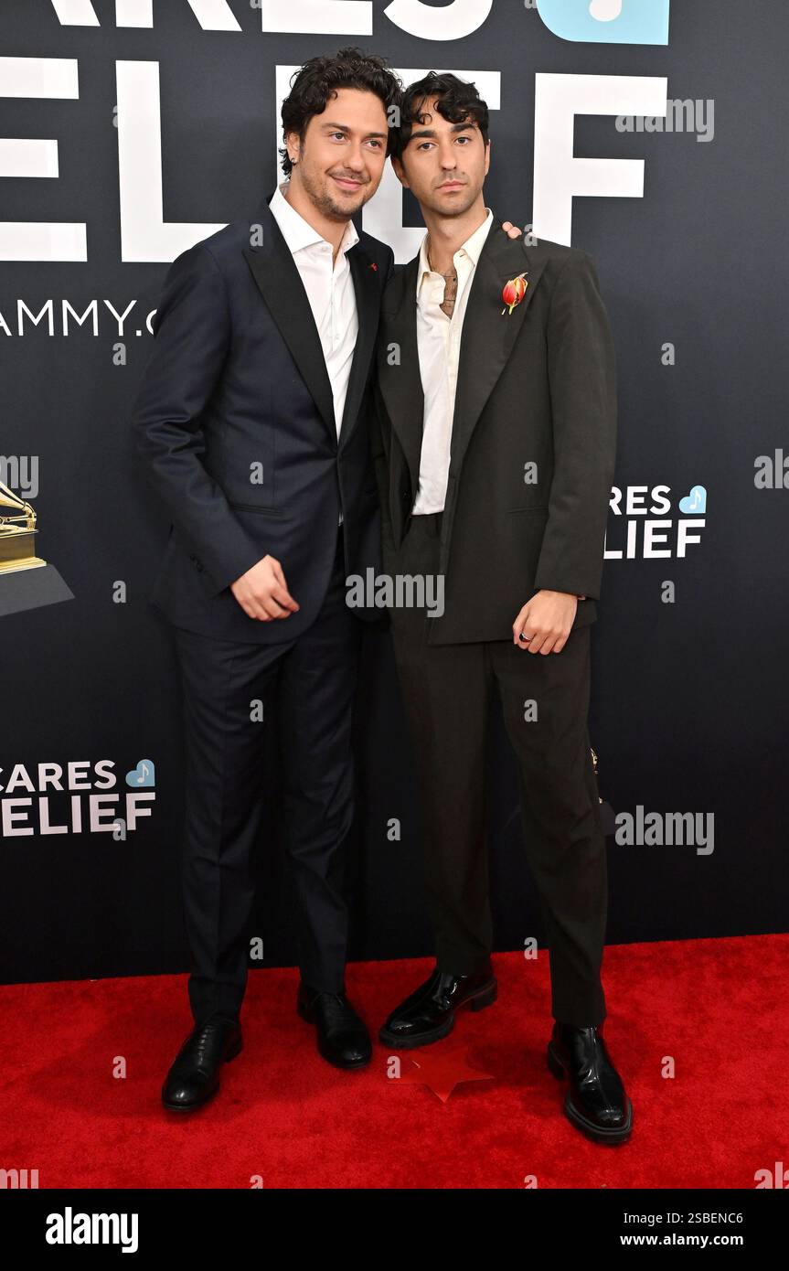 Alex wolff and nat wolff hi-res stock photography and images - Alamy, image size:863x1390