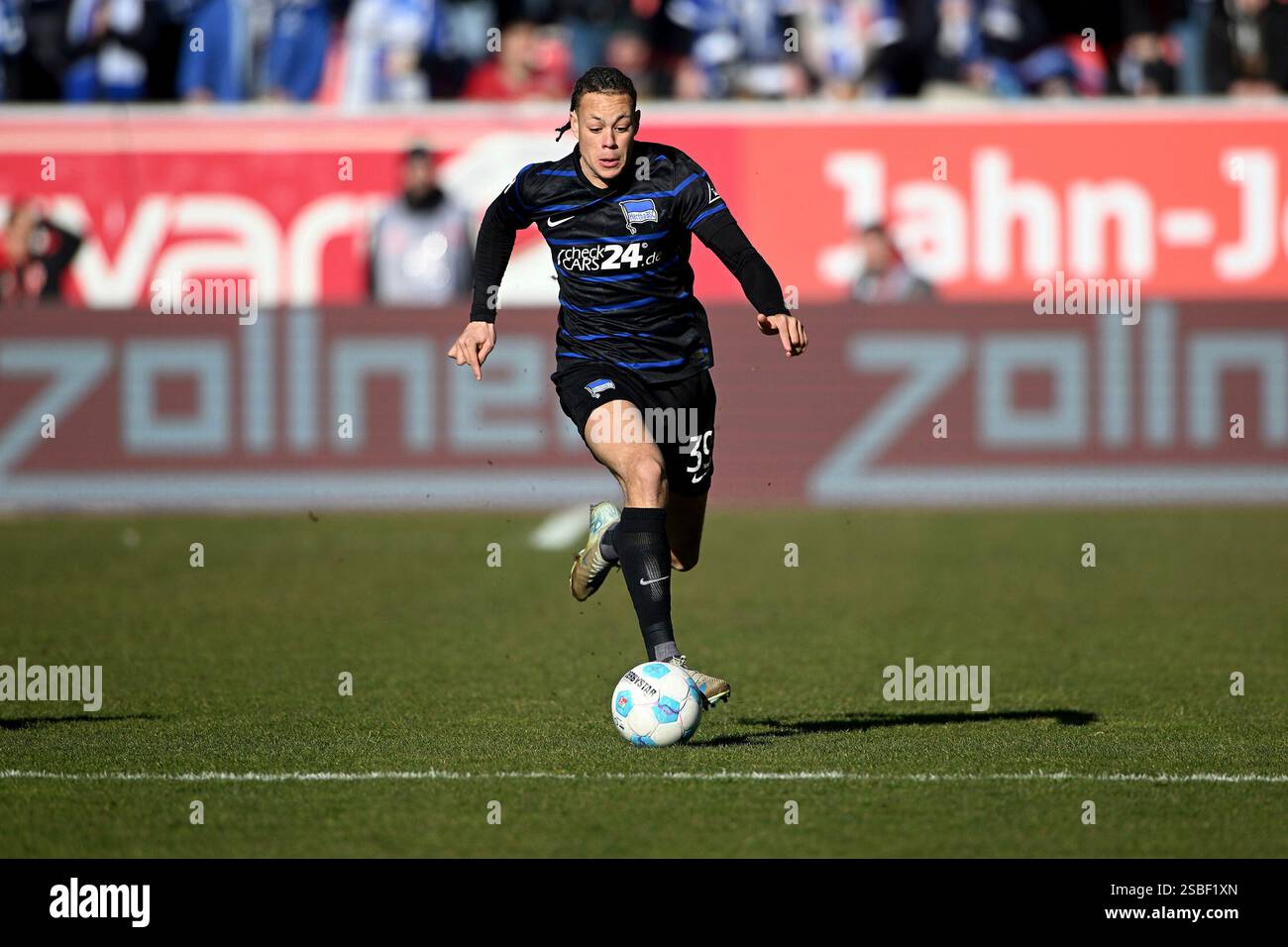 Regensburg, Deutschland. 01st Feb, 2025. Fussball; Spieltag 20; 2 ...